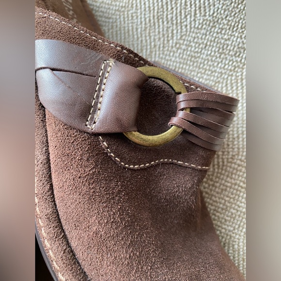 Bass Brown Suede Mule Clogs. Antique Brass and Leather Accents. Size 7M. - Picture 8 of 9